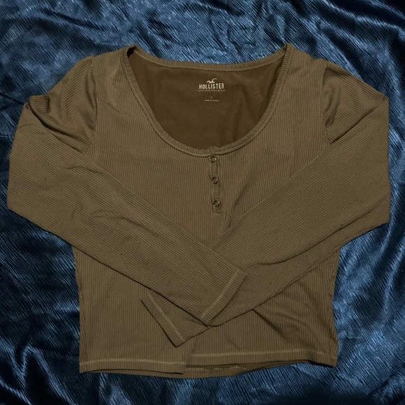 Hollister Tops - Hollister Women's Olive Long Sleeve Top